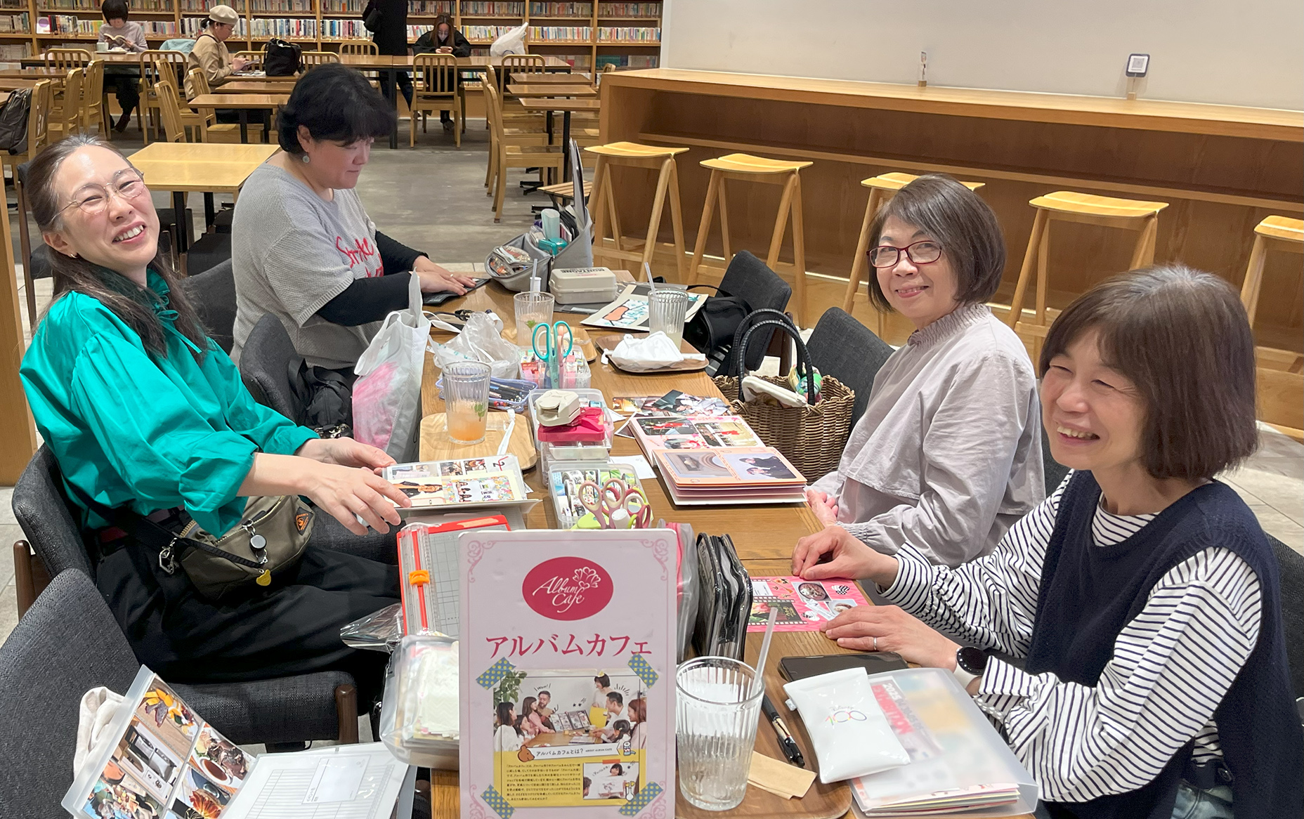 4月のアルバムカフェの様子